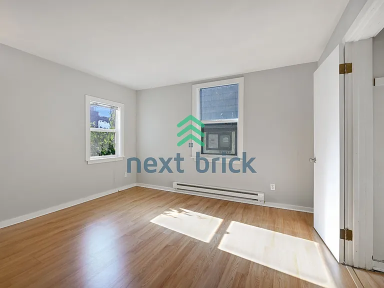 2243 14th Ave W #B — Photo 7