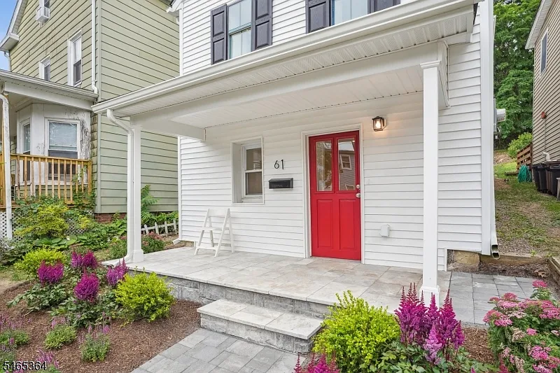 61 Madison St