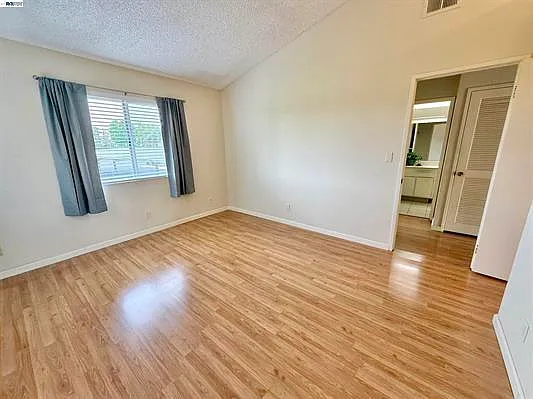3835 Yorkshire St — Photo 16