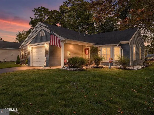 7 Portsmouth Dr, Forked River, NJ 08731