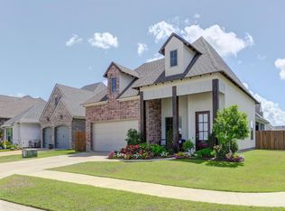 205 San Sebastian Dr, Youngsville, LA 70592