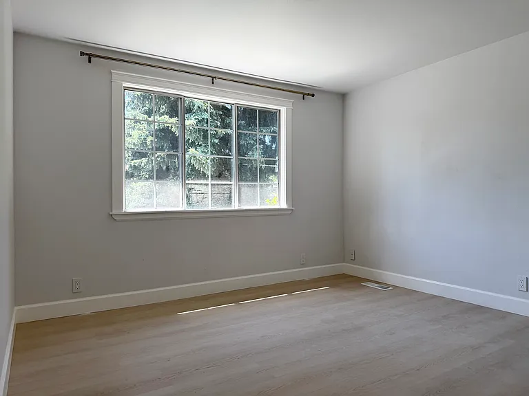 23820 SE 40th Pl — Photo 17