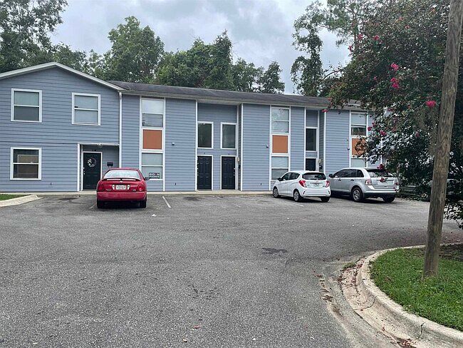 1st image of 2405 Jackson Bluff Rd #10838203