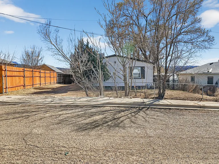 1134 Robinson Ave — Photo 26