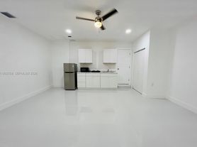 1063 SW 142nd Ave, Miami, FL