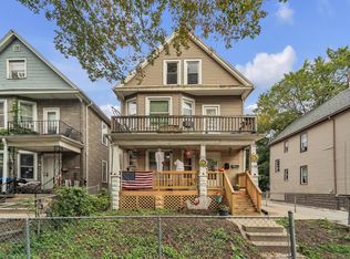 1922 W Rogers St, Milwaukee, WI 53204
