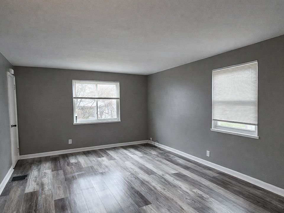 1st image of 138 Laura Ave #4