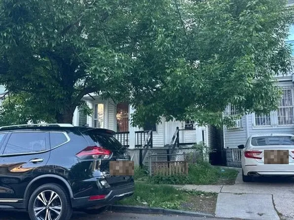 166 N 9th St, Newark, NJ 07107