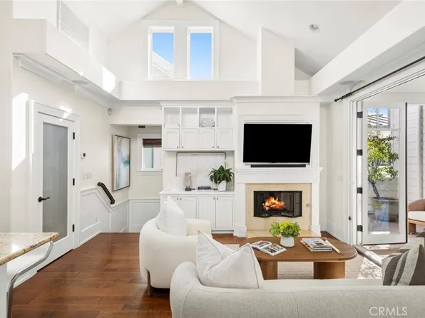 516 Poinsettia Ave #B, Corona Del Mar, CA 92625