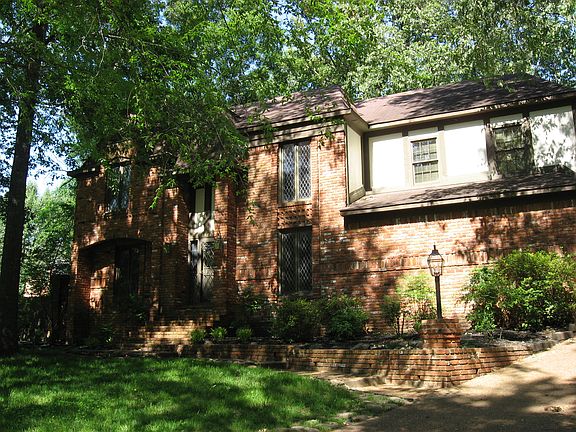 3rd image of 2584 Horsham Dr