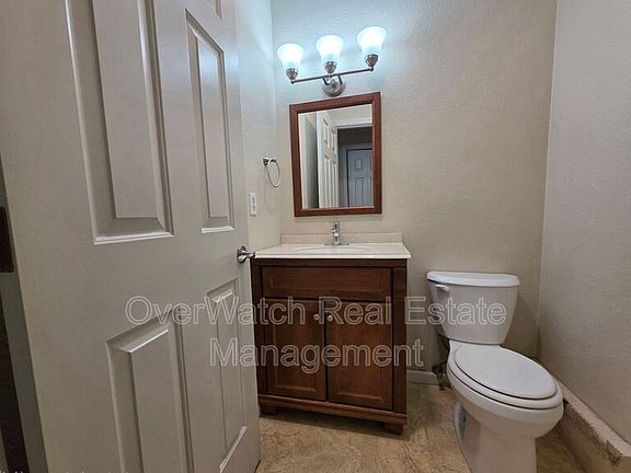 4th image of 4925 Rollins Dr