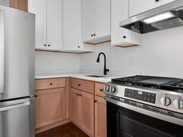 813 Chapel St — Photo 4