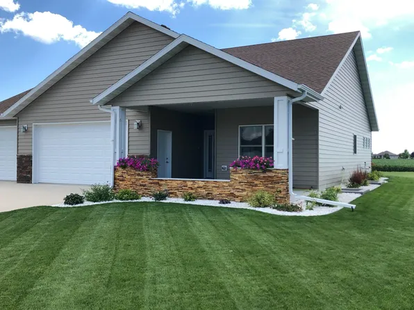 647 43 1/2 Ave S, Moorhead, MN 56560