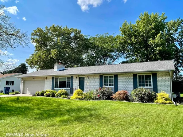 4870 Crutchfield Dr, Saginaw, MI 48638