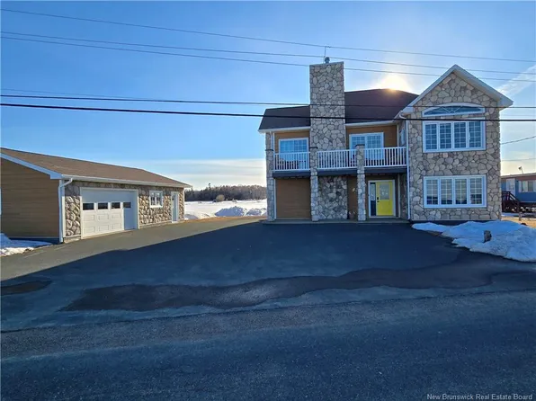 836 John Cormier, Beresford, NB E8K 1W1