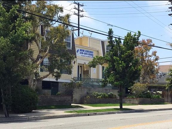 2nd image of 1611 S Bundy Dr APT 08
