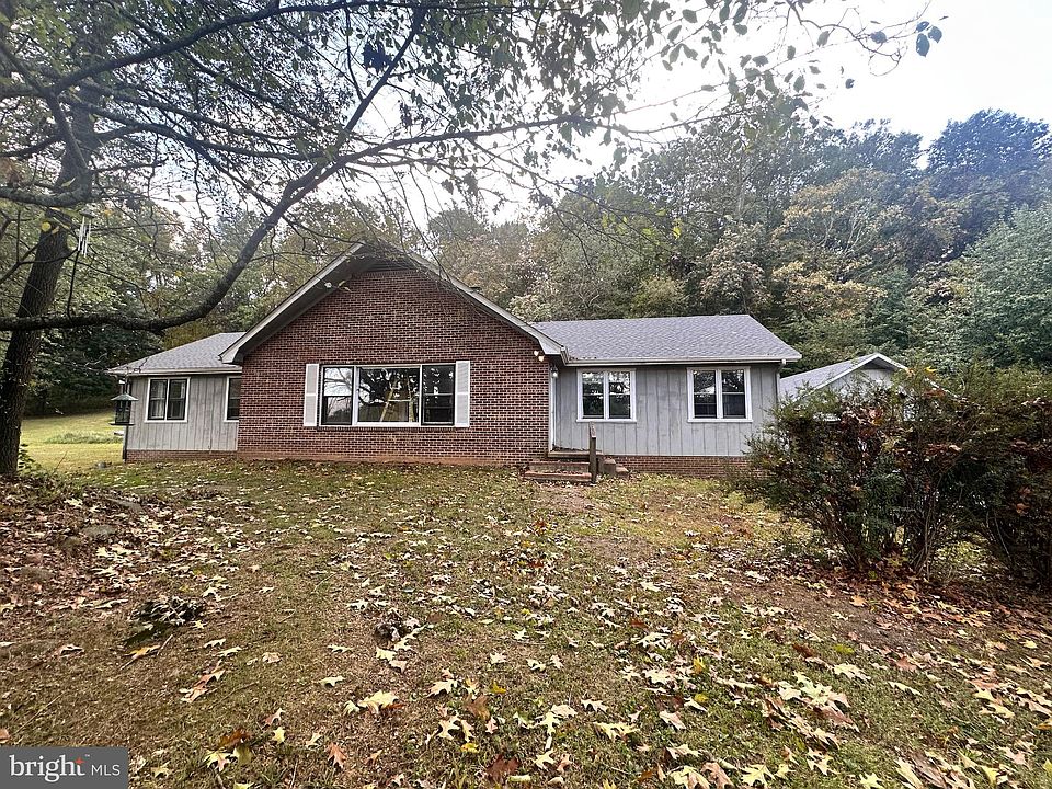 1st image of 4092 Rolling Hills Dr