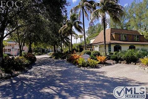 3rd image of 937 E Gulf Dr #3A
