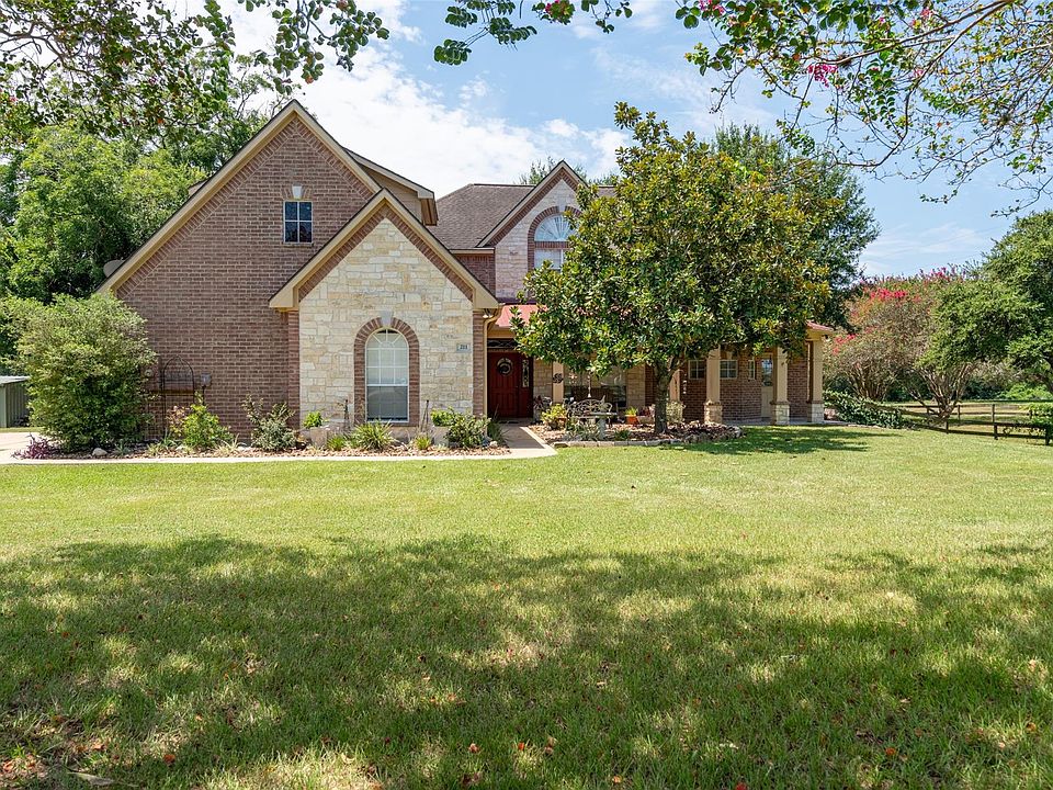 1st image of 211 Brazos Hill Ln