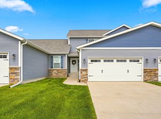 1105 Loren Dr, Cedar Falls, IA 50613
