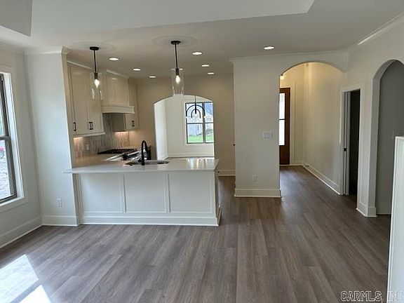 3rd image of 128 Woodlands Park Dr