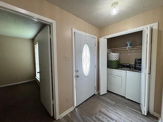 2 bed, 1.0 bath, 861 sqft, $950 — Photo 4