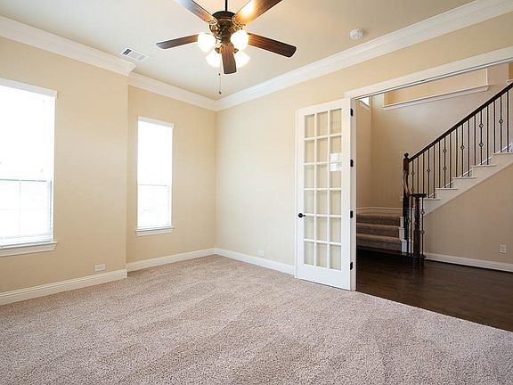 3rd image of 1130 Pianzola Way