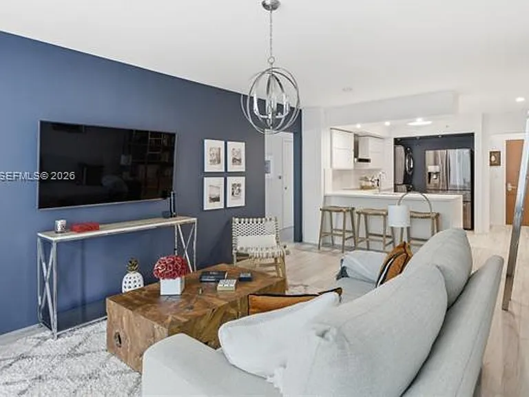 31 SE 5th St #2410 — Photo 11