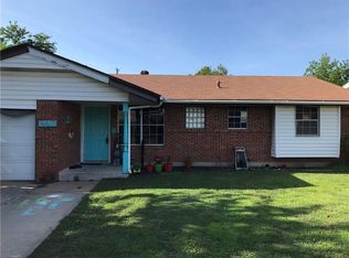 943 NW 2nd St, Moore, OK 73160