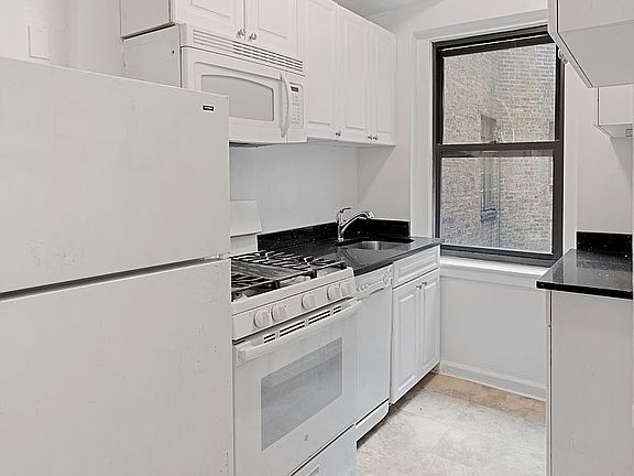 4th image of 1510 York Ave APT 6A