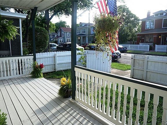 4th image of 2413 2nd Ave