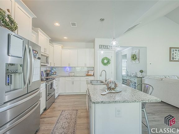 5th image of 515 North Point Circle