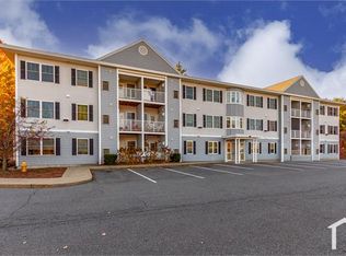40 Abbey Ln #207, Goffstown, NH 03045