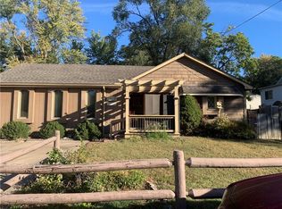 1240 E T C Lea Rd, Independence, MO 64050