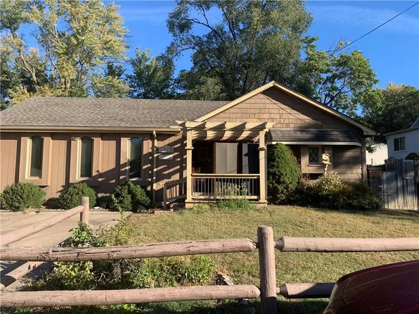 1240 E T C Lea Rd, Independence, MO 64050