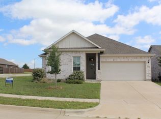 1401 Eagle Nest Dr, Azle, TX 76020