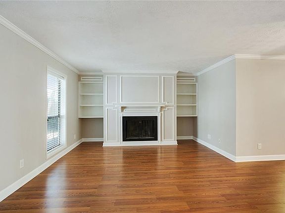 4th image of 406 River Mill Cir