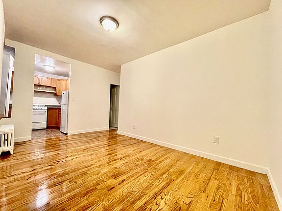 5th image of 299 E 8th St APT 2