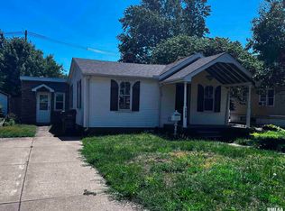1318 S 11th St, Pekin, IL 61554