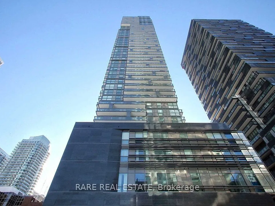 39 Roehampton Ave #1806