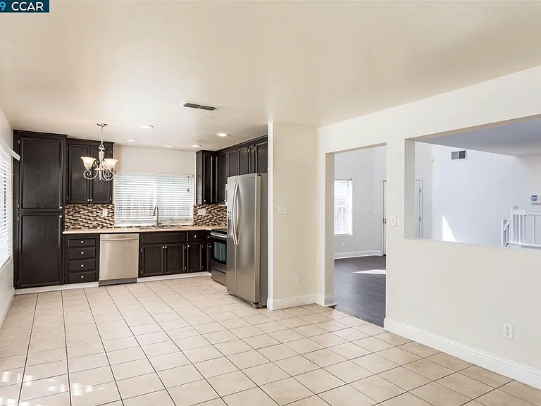 1727 Periwinkle Way — Photo 5
