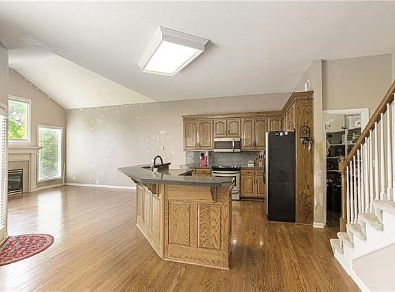 3rd image of 11408 W 142nd Ter