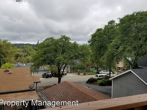 3rd image of 139 Walker Dr