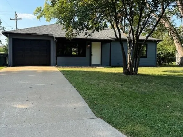 1209 SW Armagh St, Topeka, KS 66611