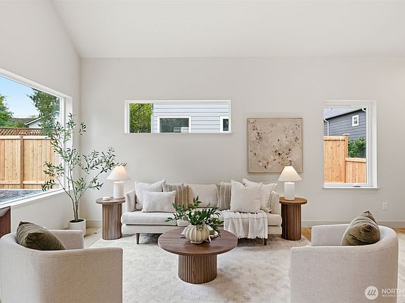 5th image of 11737 40th Avenue NE #C