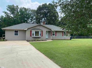 191 Robin Lake Rd, Duncan, SC 29334