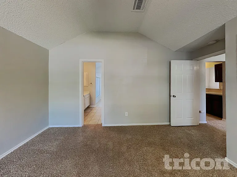 8002 Meadowlark Ln — Photo 8