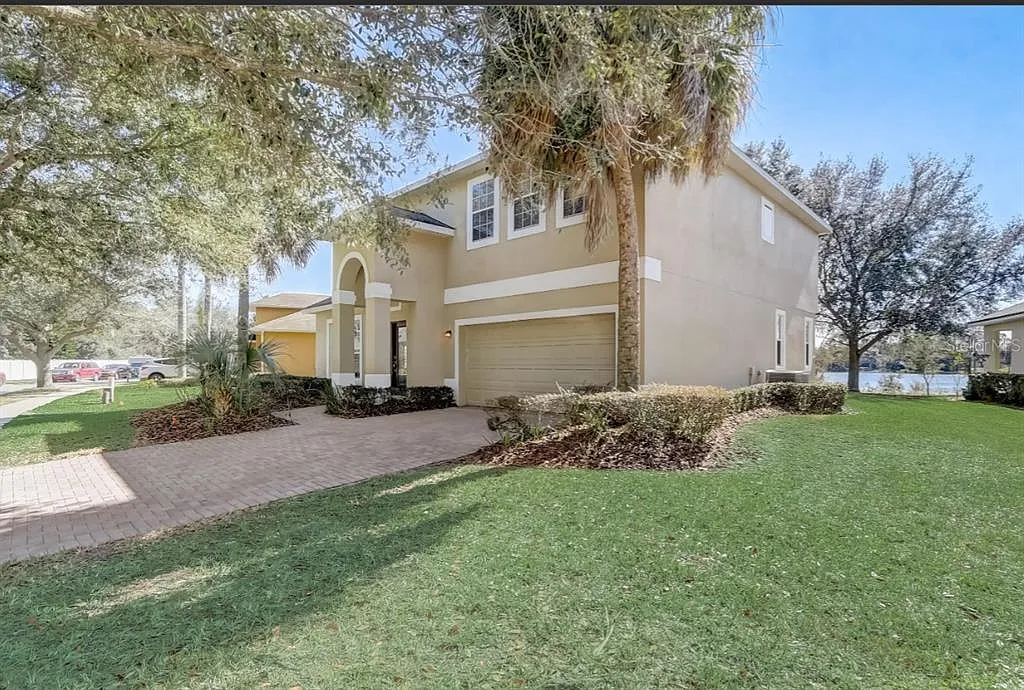 4 bed, 3.5 bath, 2820 sqft, $3,500 — Photo 1
