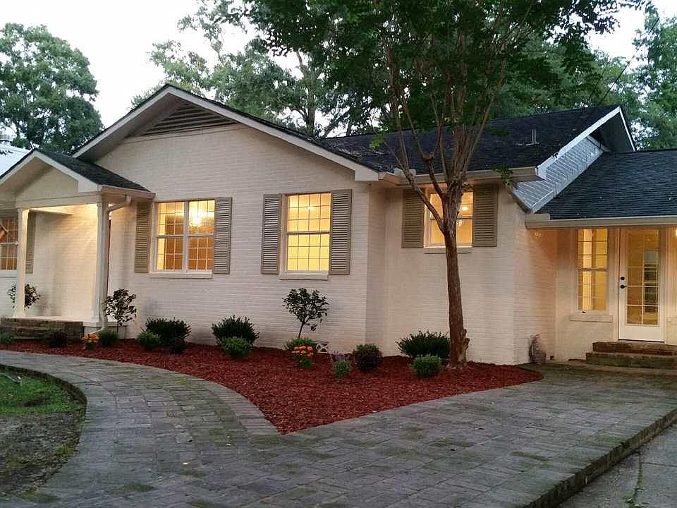 1st image of 1040 Benton Ln
