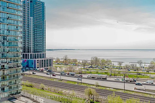 105 The Queensway Photo 1